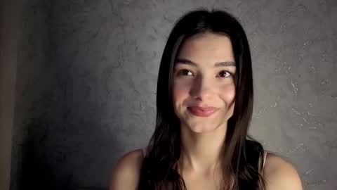 Snapshot of lauraback chatting on February 9, 8:29 am Laura online show from February 9, 8:29 am