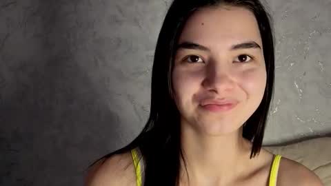 Snapshot of lauraback chatting on March 1, 8:05 am Laura online show from March 1, 8:05 am