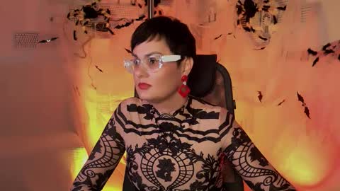 lauradavidsons online show from October 26, 6:25 pm