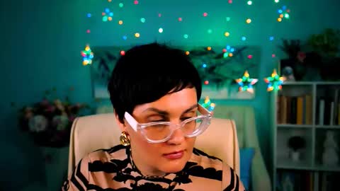 lauradavidsons online show from October 29, 6:42 pm