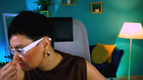 lauradavidsons online show from November 16, 6:35 pm