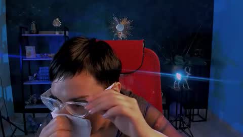 lauradavidsons online show from November 22, 2:32 am