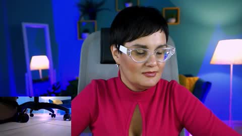 lauradavidsons online show from December 14, 7:29 pm