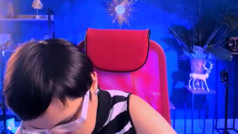 lauradavidsons online show from January 15, 6:44 pm