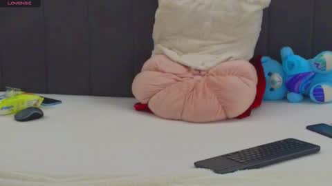 NatalieDelight online show from March 17, 8:06 am