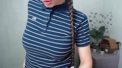 Laura online show from March 1, 9:00 am