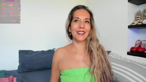 Laura online show from May 9, 8:36 pm