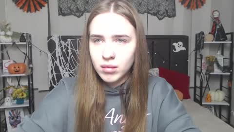 LauraHlot online show from October 29, 7:04 pm