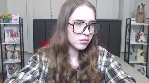 LauraHlot online show from November 29, 6:49 am