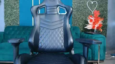 laura online show from July 17, 5:58 am