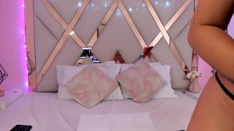 Snapshot of lauraklark chatting on January 14, 9:09 pm laura online show from January 14, 9:09 pm