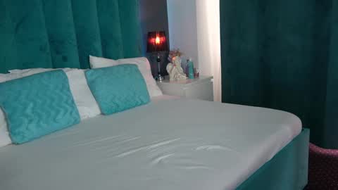 LauraMirage online show from February 26, 6:26 am