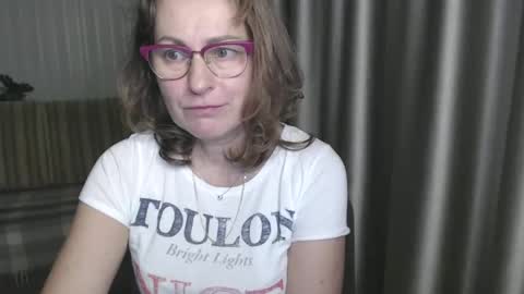 Lauraoven1 online show from December 27, 5:48 pm