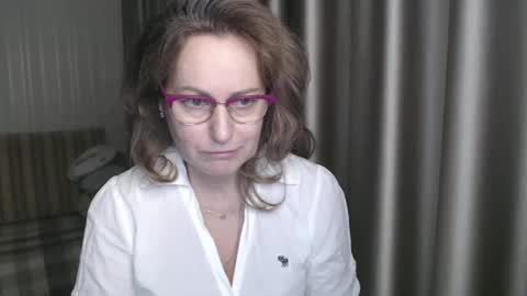 Lauraoven1 online show from January 5, 4:38 pm