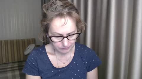 Lauraoven1 online show from January 16, 5:44 pm