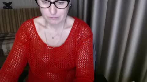 Lauraoven1 online show from March 5, 5:50 pm