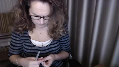 Lauraoven1 online show from November 28, 11:57 am