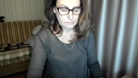 Lauraoven1 online show from December 20, 8:54 am