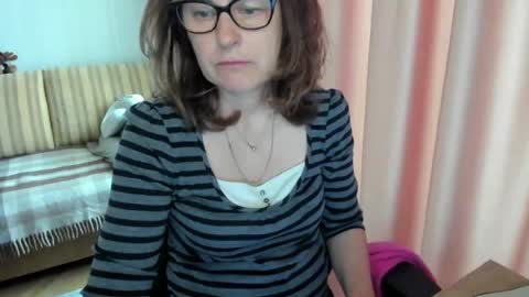 Snapshot of lauraoven1 chatting on May 3, 9:59 am Lauraoven1 online show from May 3, 9:59 am