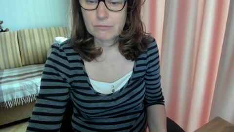 Snapshot of lauraoven1 chatting on May 4, 8:43 am Lauraoven1 online show from May 4, 8:43 am