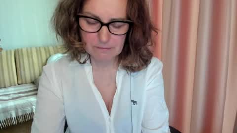 Snapshot of lauraoven1 chatting on May 17, 7:39 am Lauraoven1 online show from May 17, 7:39 am