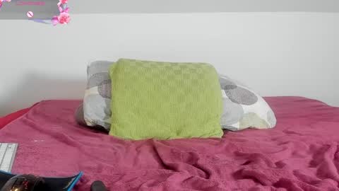 Laura Lara Sommer online show from February 1, 12:29 am