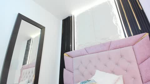 Laurem online show from January 11, 6:54 pm