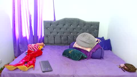 Lauren online show from November 19, 8:42 pm