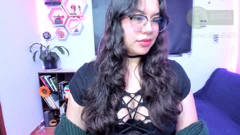 Snapshot of lauren_afrodita chatting on December 6, 1:51 am Im Lauren independent model online show from December 6, 1:51 am