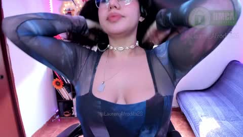 Snapshot of lauren_afrodita chatting on December 15, 8:04 pm Im Lauren independent model online show from December 15, 8:04 pm