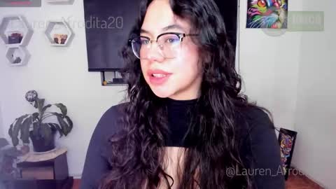 Snapshot of lauren_afrodita chatting on October 2, 11:45 pm Im Lauren independent model online show from October 2, 11:45 pm