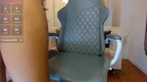 Snapshot of lauren_carterr_ chatting on February 13, 7:10 pm LAUREN online show from February 13, 7:10 pm