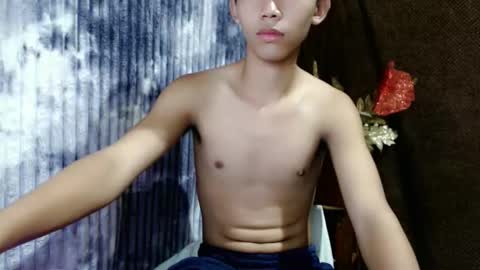laurence_cuttieguyhere online show from May 27, 1:13 am