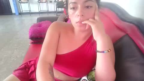 laurenhot94 online show from November 1, 6:32 pm