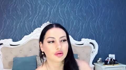 Snapshot of laurenjenssen chatting on November 7, 8:58 am Laura online show from November 7, 8:58 am