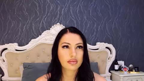 Laura online show from November 13, 8:35 am