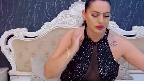 Laura online show from November 20, 3:12 pm