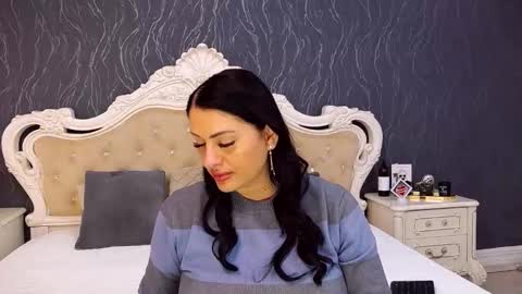 Laura online show from December 1, 8:08 am