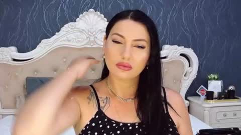 Snapshot of laurenjenssen chatting on July 14, 2:01 pm Laura online show from July 14, 2:01 pm