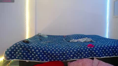 laurenkenner28_ online show from March 5, 8:53 pm