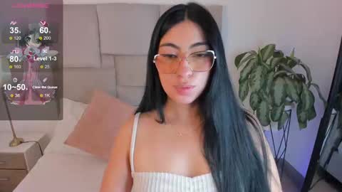 laurenn_smitth online show from September 19, 1:01 pm