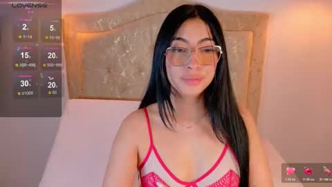 laurenn_smitth online show from October 29, 1:02 pm