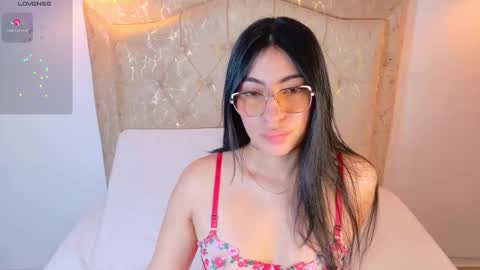 laurenn_smitth online show from February 14, 12:46 pm