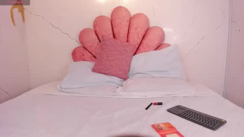 Lauren  online show from February 24, 9:57 pm