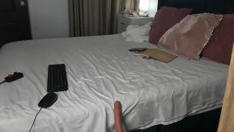 daniela angel     online show from March 29, 12:10 am