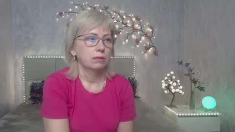 Lauren online show from March 24, 6:18 am