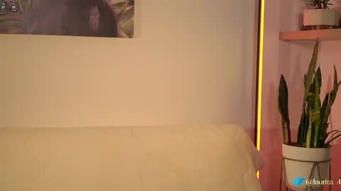 Snapshot of laurita_4 chatting on June 4, 1:39 pm laurita_4 online show from June 4, 1:39 pm