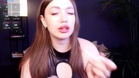 Snapshot of laurita_shy chatting on January 8, 8:38 am Diana online show from January 8, 8:38 am