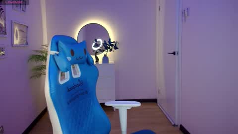 Snapshot of laurita_shy chatting on March 28, 8:36 am Diana online show from March 28, 8:36 am