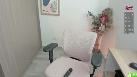 Lauryn online show from October 9, 5:33 pm